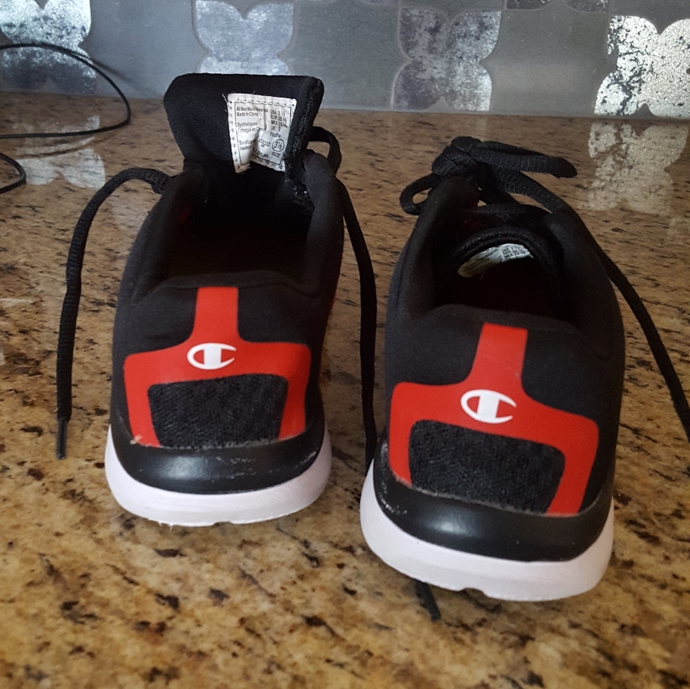 Boys Champion sneakers size 3.5